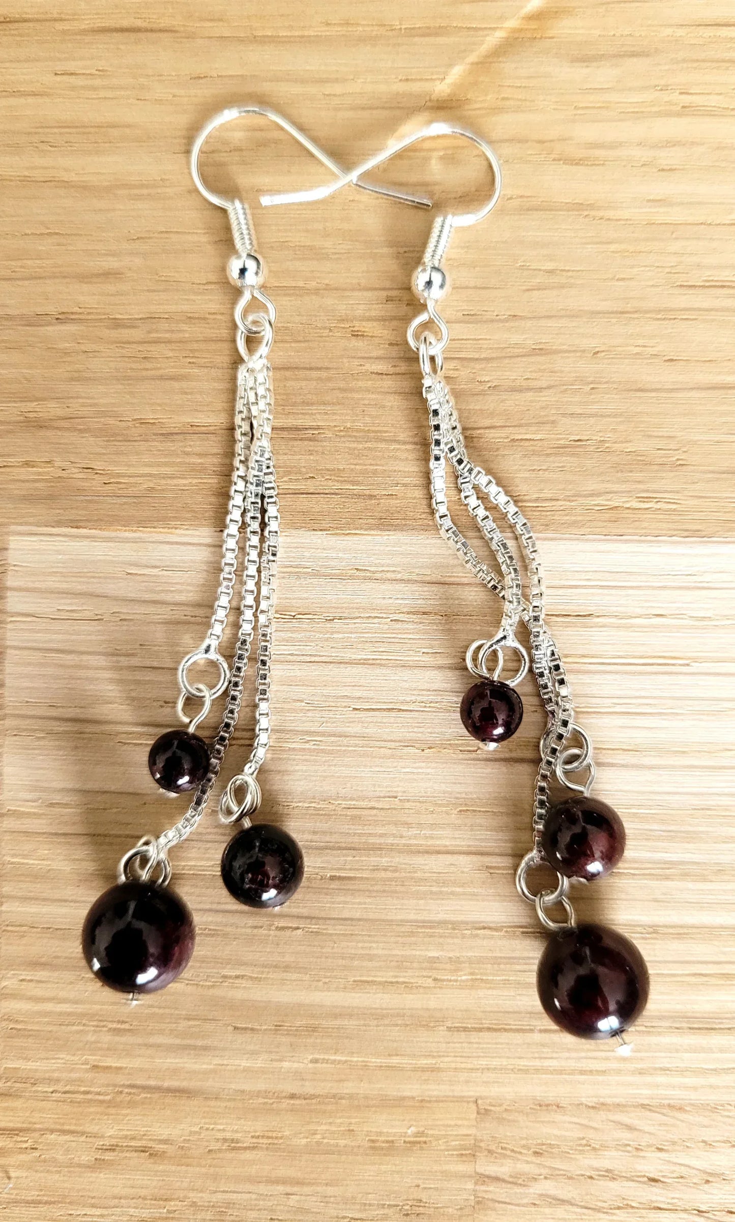 Boucles d'oreilles triples perles en Grenat Almandin - Pierres de Terre Happy