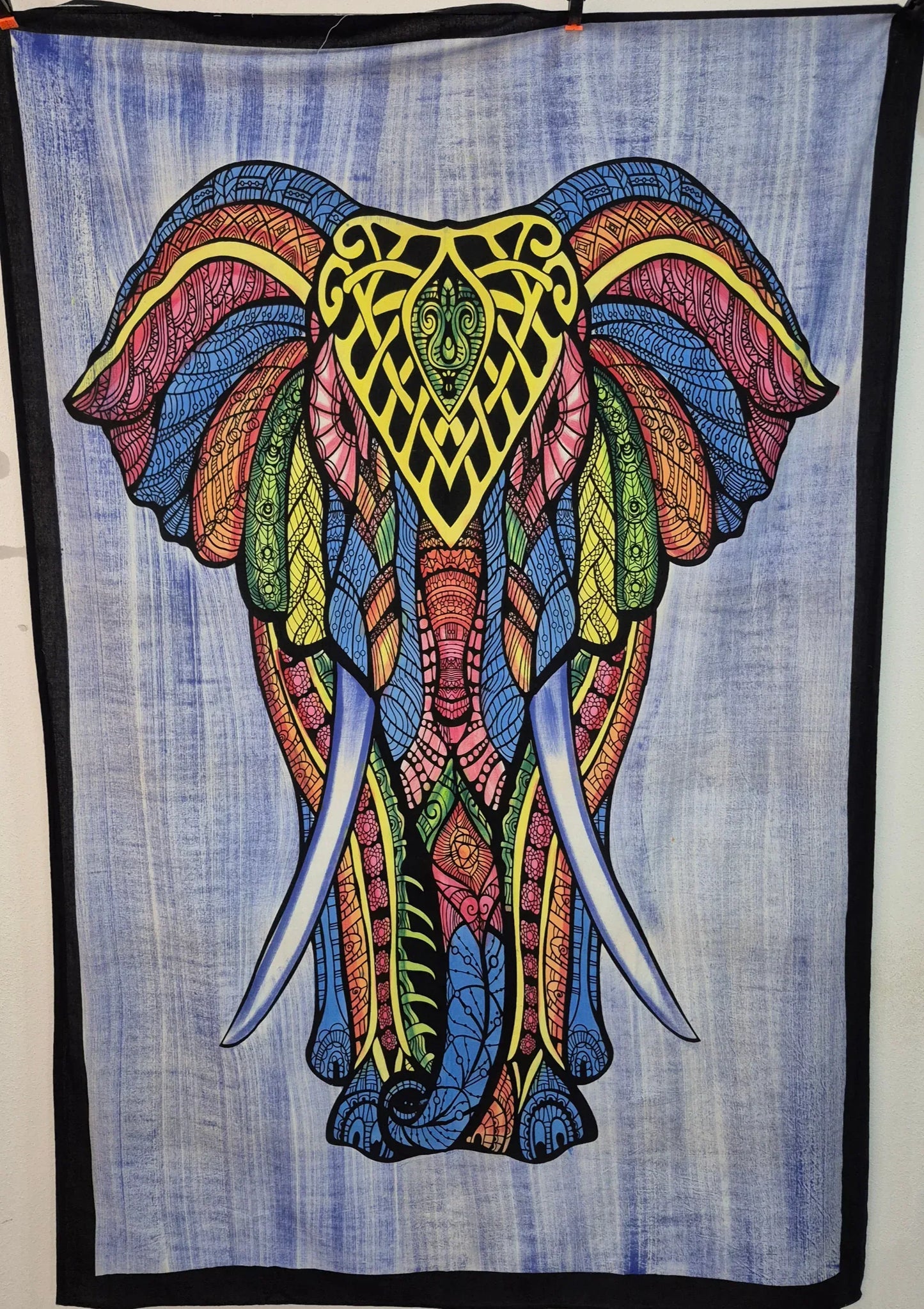 Tenture d'Inde moyen modèle - éléphant coloré fond "jean" - Pierres de Terre Happy