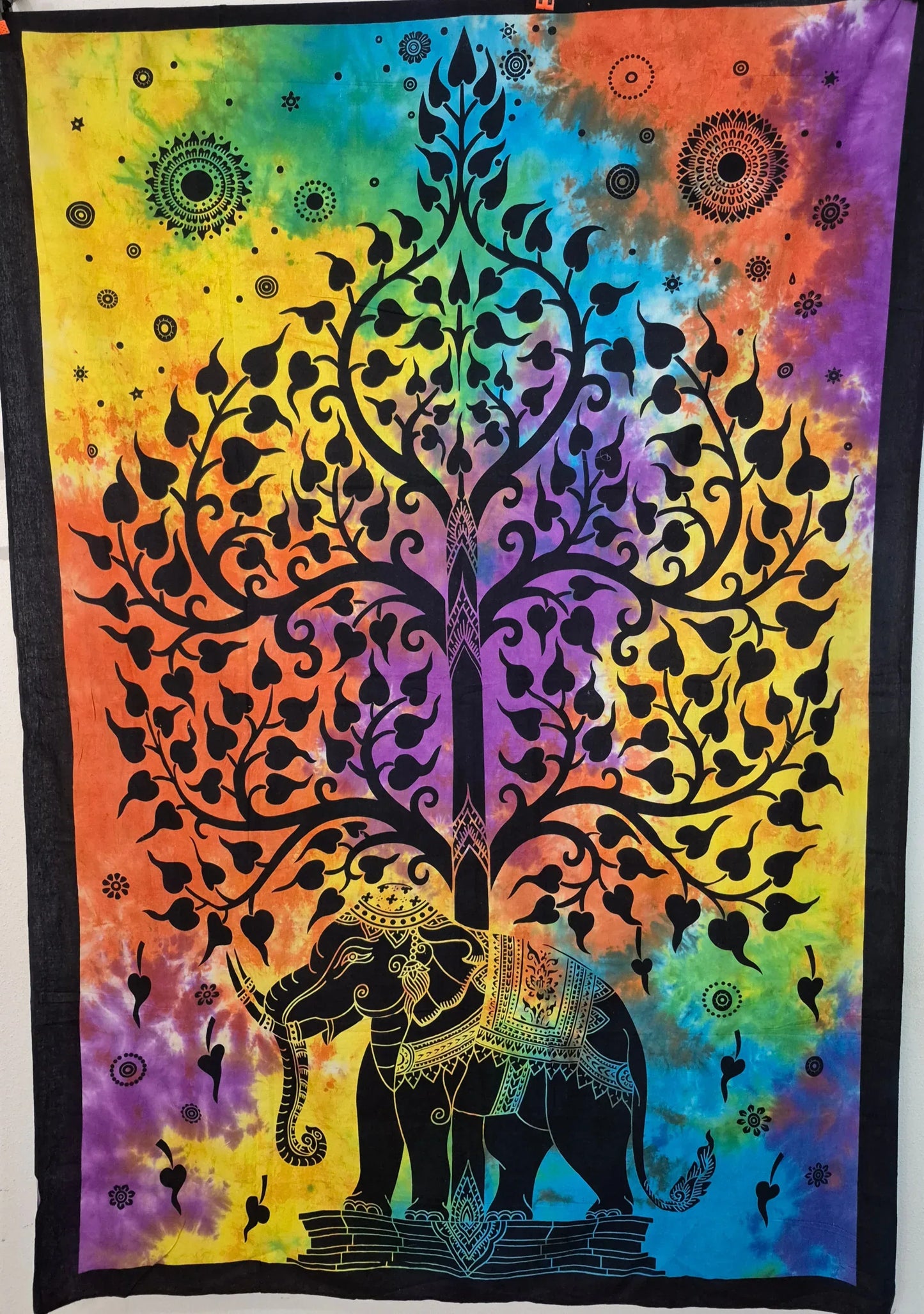 Tenture d'Inde moyen modèle - éléphant et arbre noir - Pierres de Terre Happy