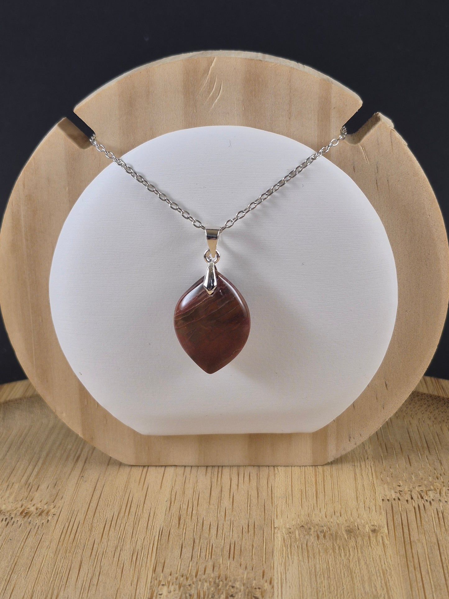 Pendentif en Bois Fossile