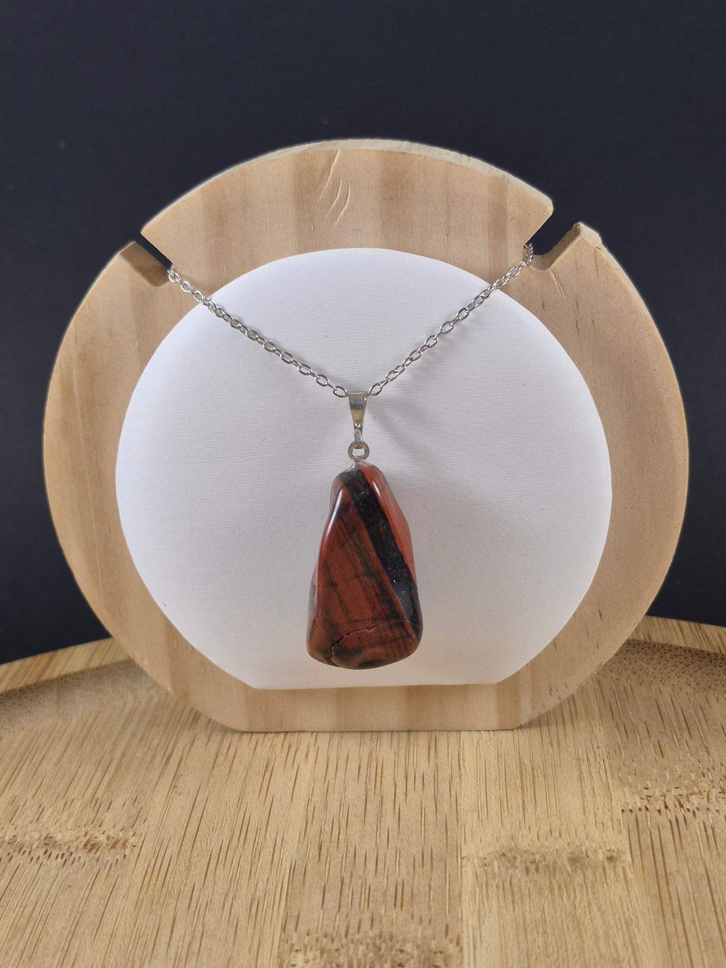 Pendentif en pierres roulées en Jaspe Héliotrope