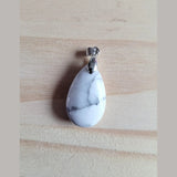 Pendentif goutte en Howlite - Pierres de Terre Happy