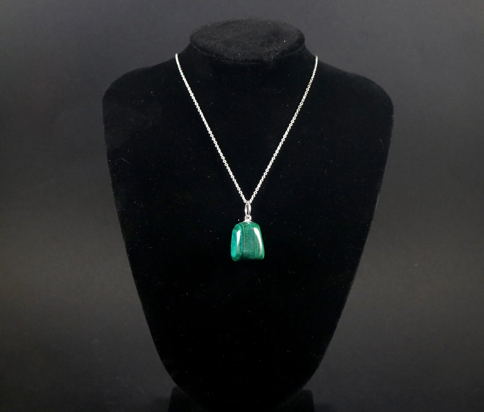 Pendentif pierre roulée en Malachite - Pierres de Terre Happy