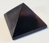 Pyramide en Shungite 4cm - Pierres de Terre Happy