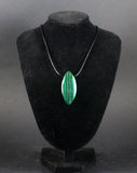 Pendentif Oval pierre percée en Malachite - Pierres de Terre Happy