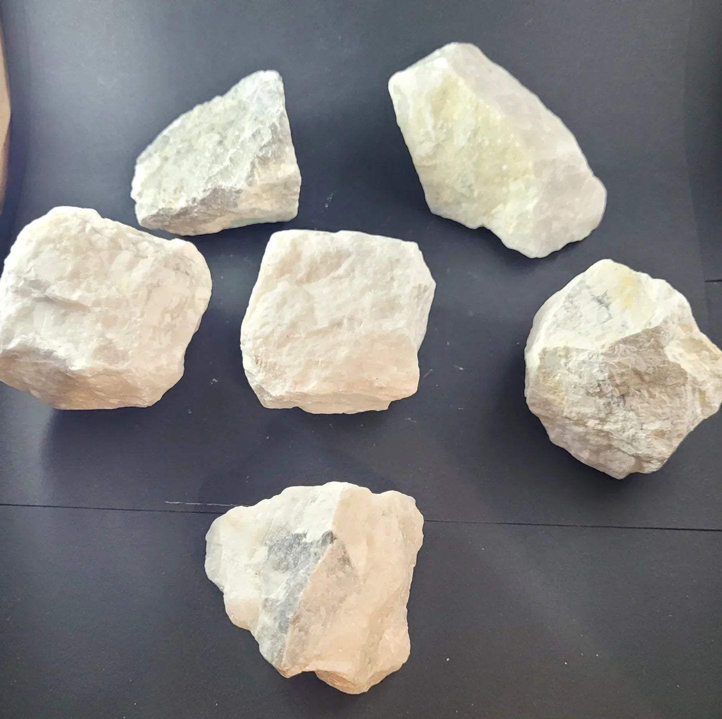 Bloc brut en Howlite 120g - Pierres de Terre Happy