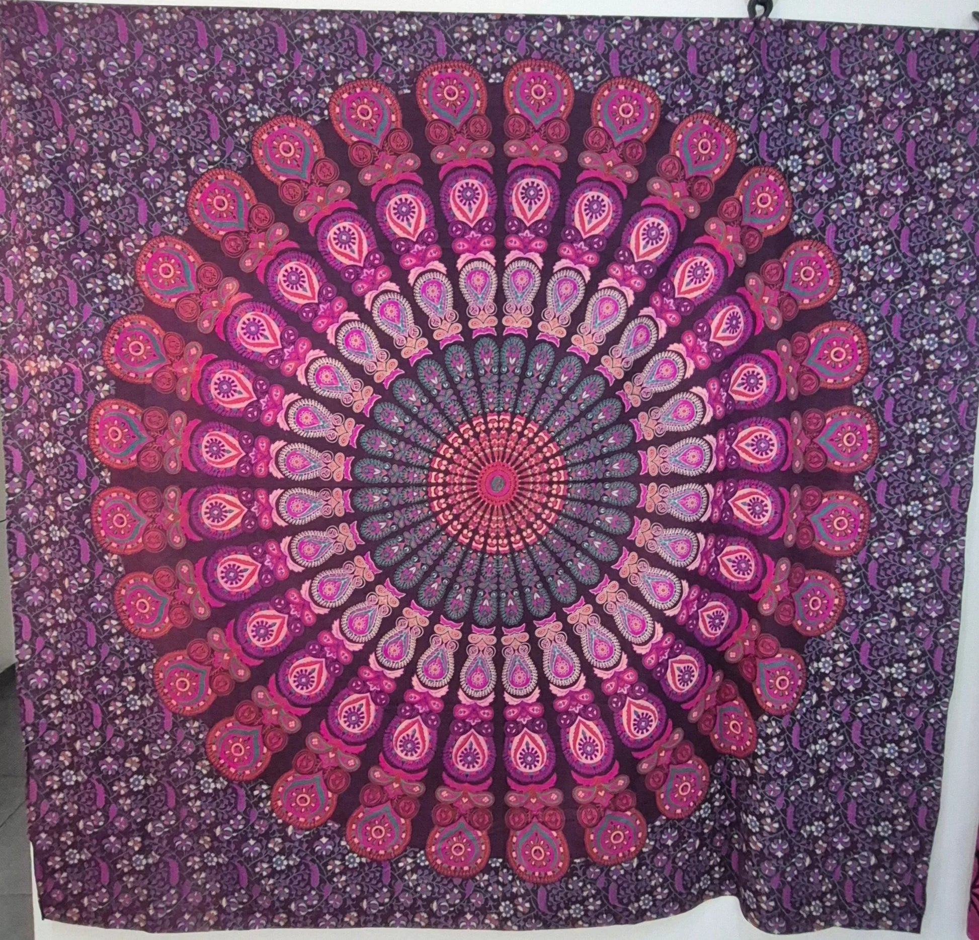 Tenture d'Inde grand modèle - mandala violet - Pierres de Terre Happy