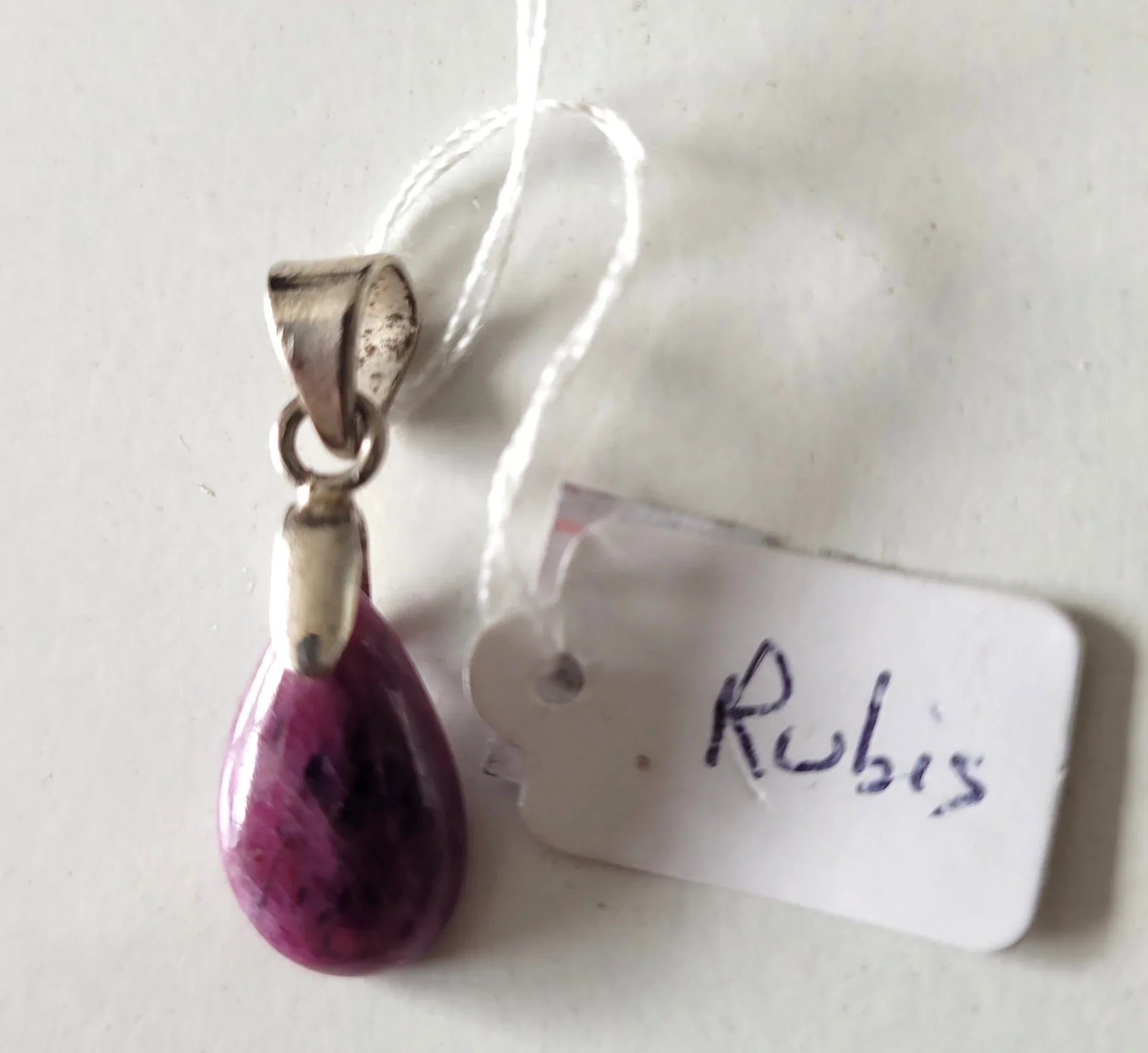 Pendentif en rubis - Pierres de Terre Happy