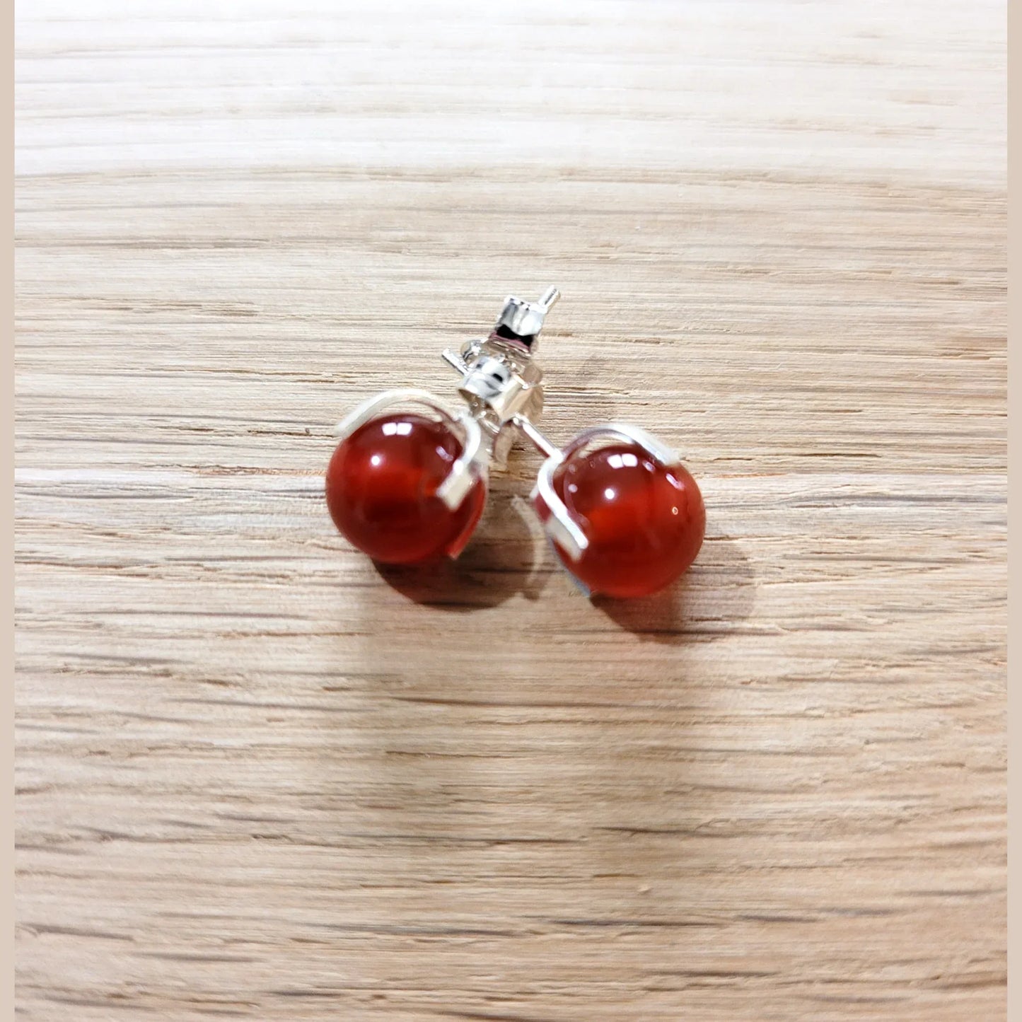 Boucles d'oreilles puce en Cornaline et argent - Pierres de Terre Happy