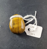 Pendentif pierre percée en oeil de tigre - Pierres de Terre Happy