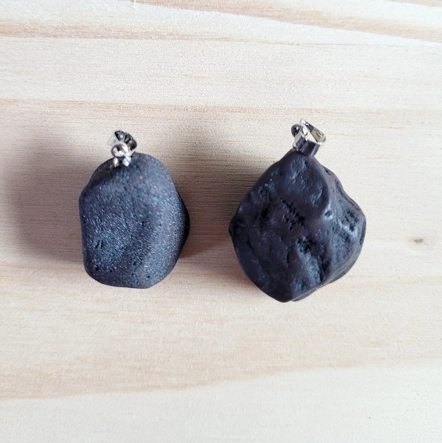 Pendentif Pierre Brute en Hématite - Pierres de Terre Happy