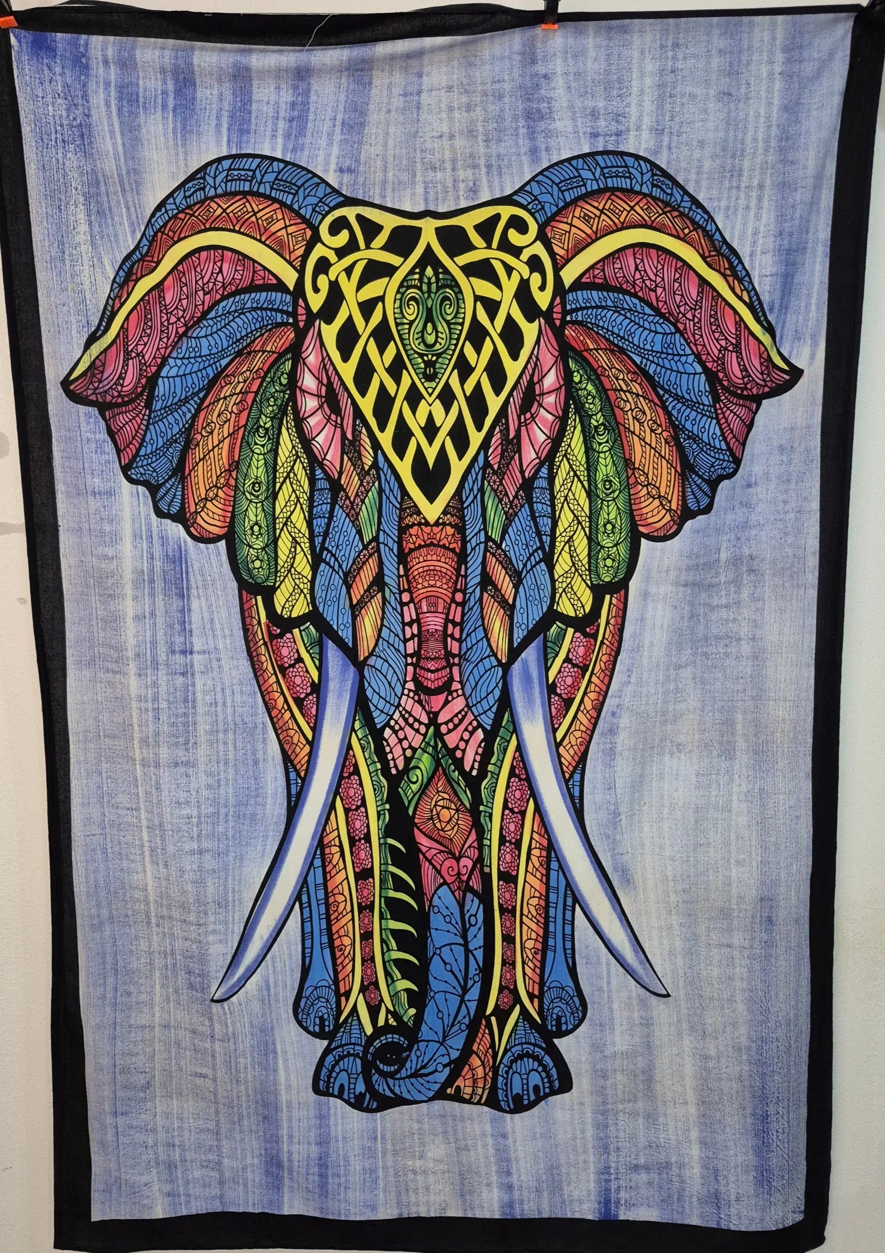 Tenture d'Inde moyen modèle - éléphant coloré fond "jean" - Pierres de Terre Happy