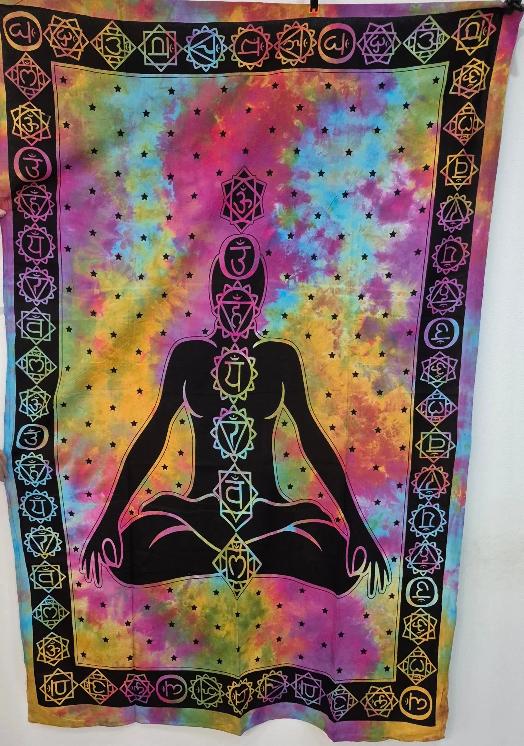 Tenture d'Inde moyen modèle - bouddha et chakras 2 - Pierres de Terre Happy