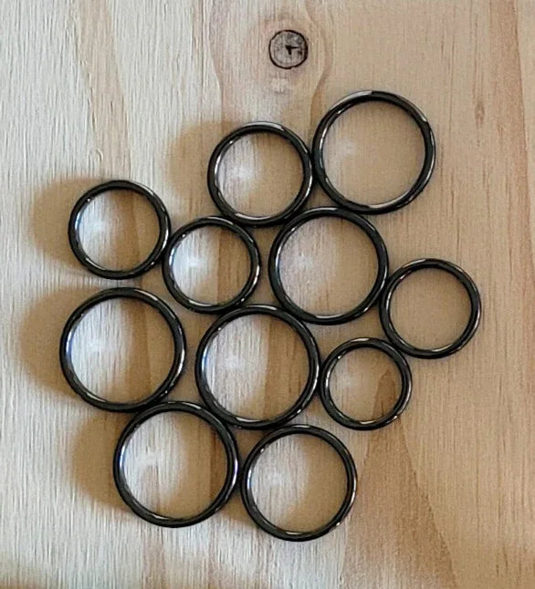 Joncs plats (bagues) en Hématite 3mm diam 16.56 - Pierres de Terre Happy