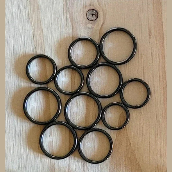 Joncs plats (bagues) en Hématite 3mm diam 21.55 - Pierres de Terre Happy