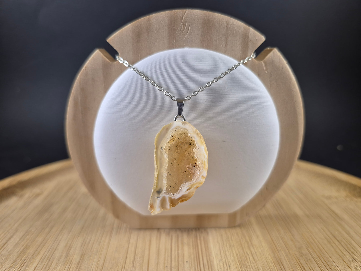 Pendentif en Agate cristalisée