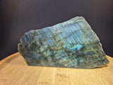 Bloc semi poli en Labradorite 533g