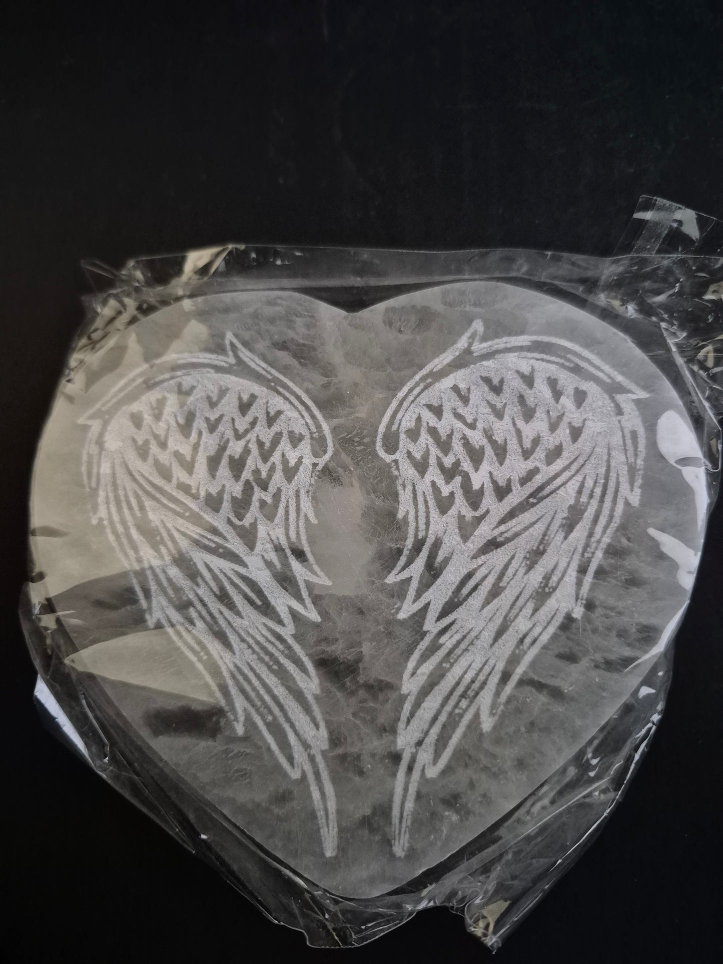 Plaque de dynamisation 12cm en Sélénite coeur ailes