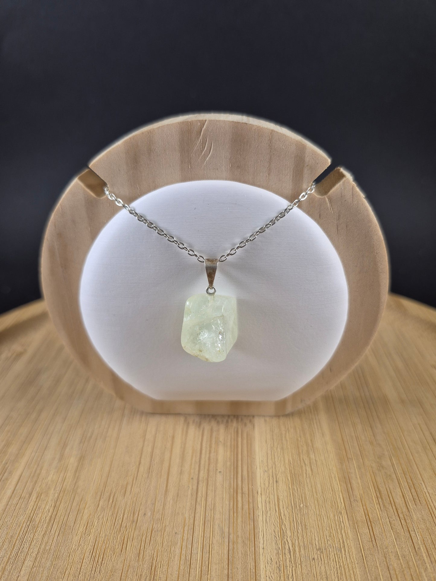 Pendentif pierre roulée en Aigue marine