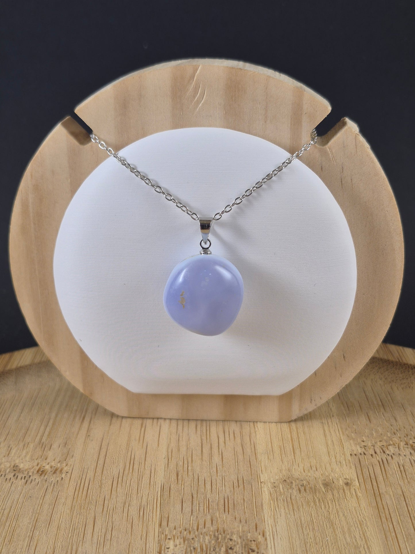 Pendentif en Calcédoïne bleue cristalisée