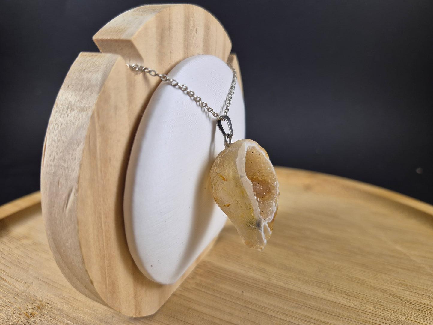 Pendentif en Agate cristalisée