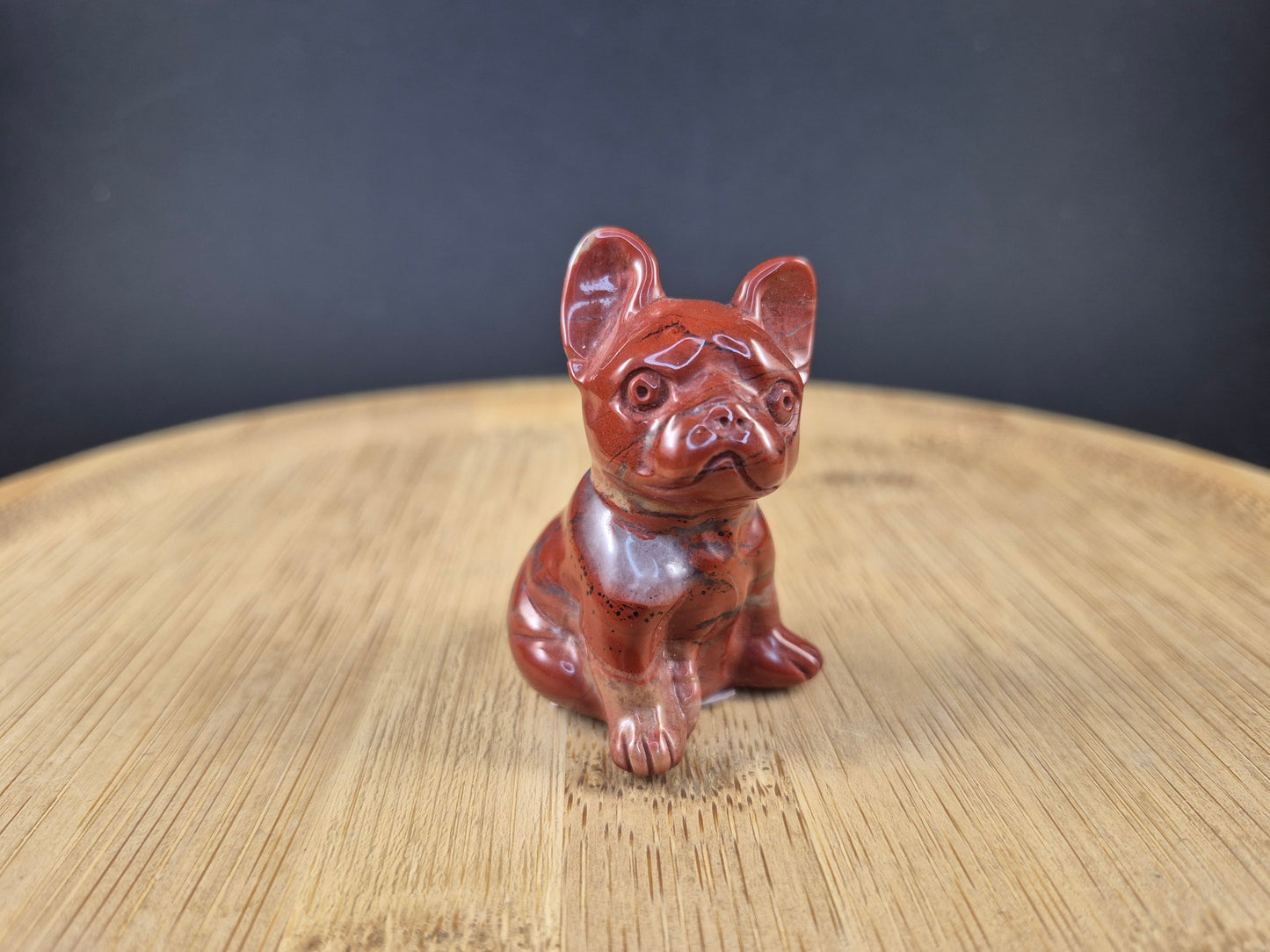 Chien en Jaspe Rouge