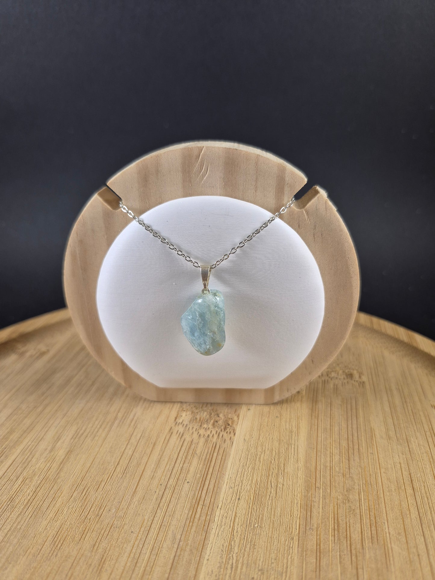Pendentif pierre roulée en Aigue marine