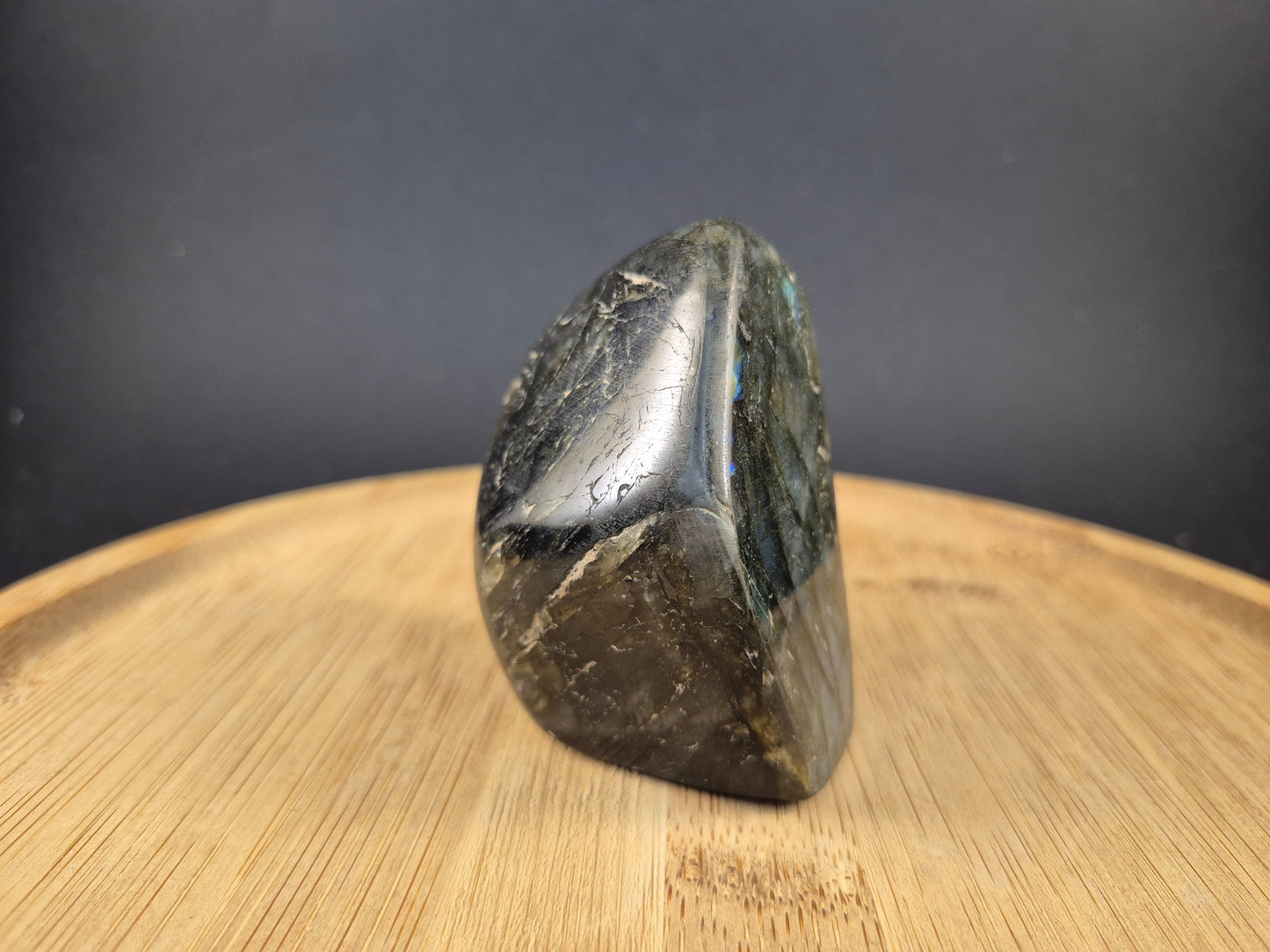 Bloc poli en Labradorite 253g