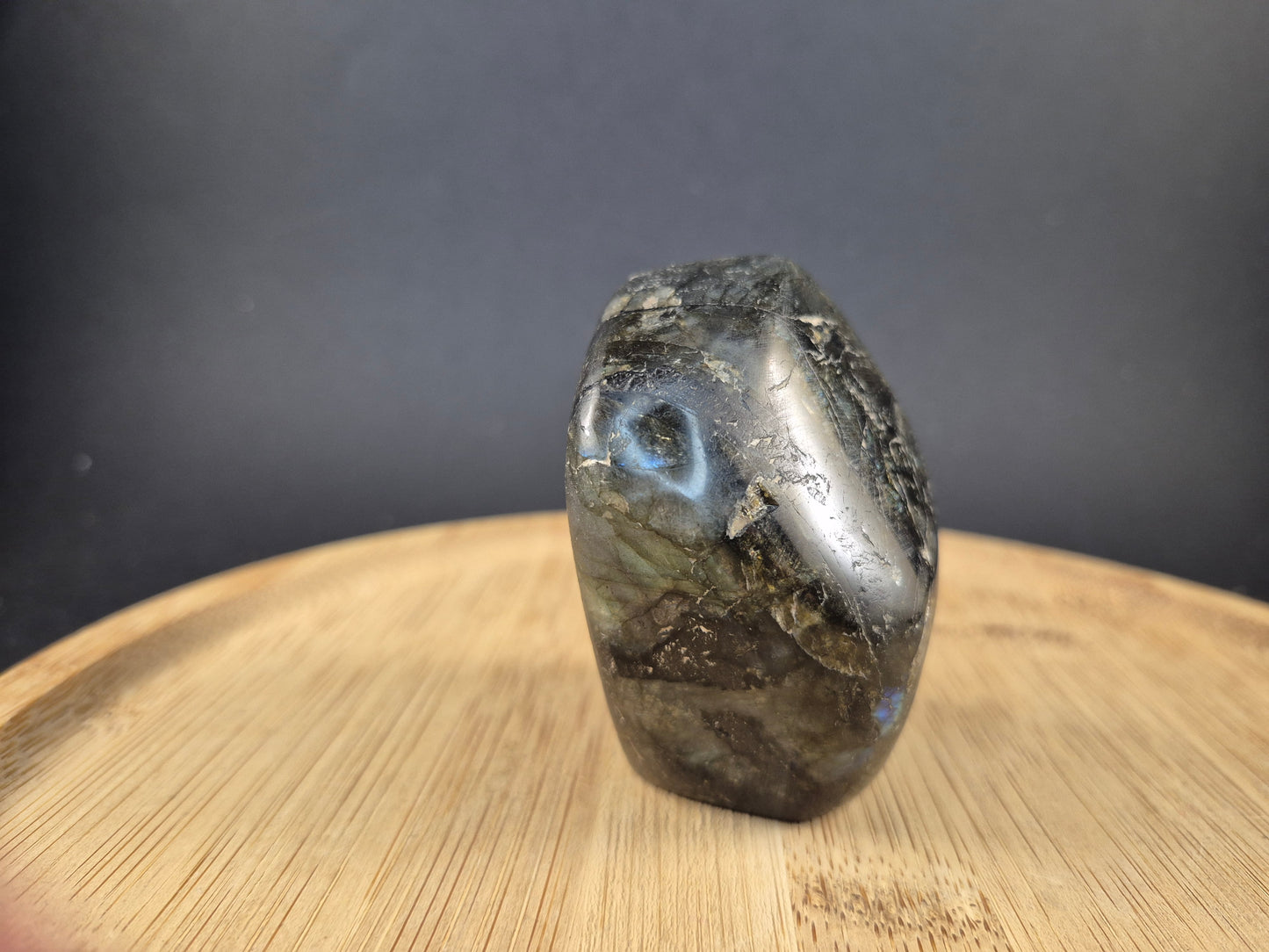 Bloc poli en Labradorite 253g