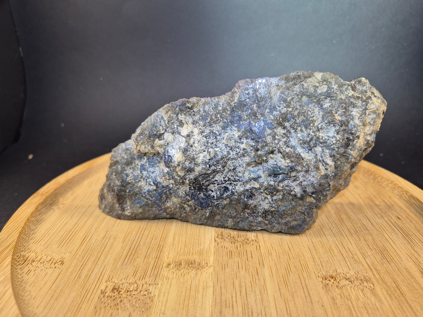 Bloc semi poli en Labradorite 400g