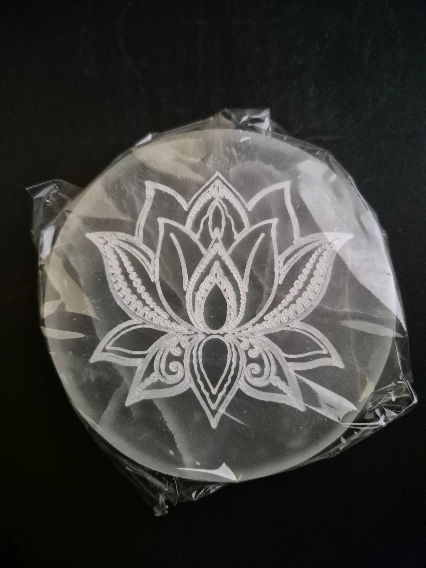 Plaque de dynamisation en Sélénite et Fleur de lotus