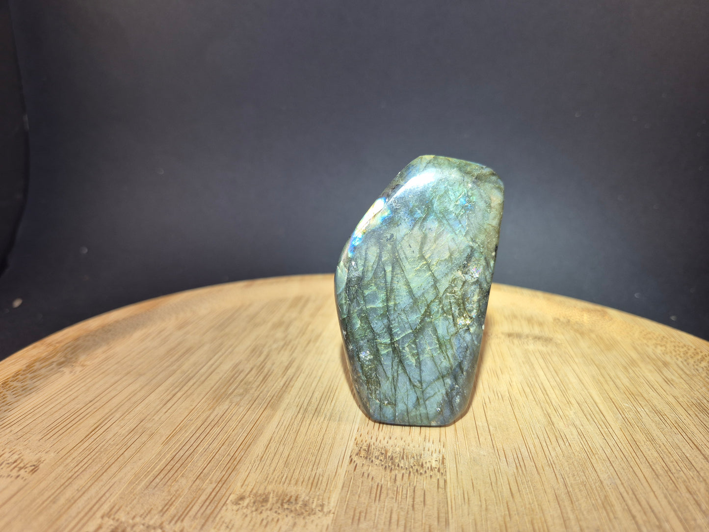 Bloc poli en Labradorite 253g