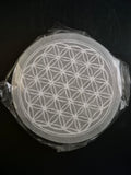 Plaque de dynamisation 12cm en Sélénite et fleur de vie